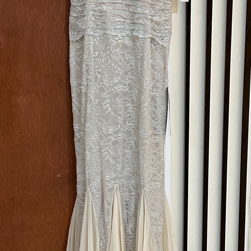 Gown - Picture 2 of 3